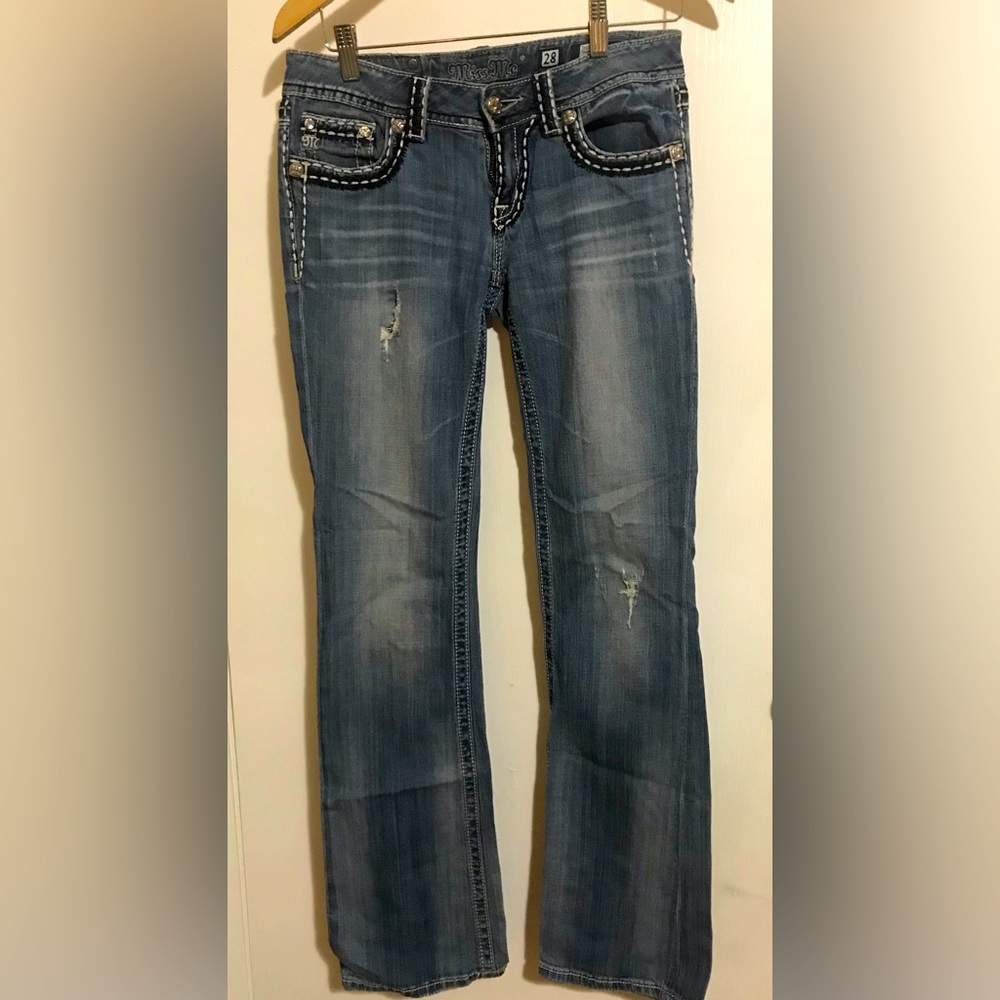 EUC Miss Me distressed jeans. Sz 28.